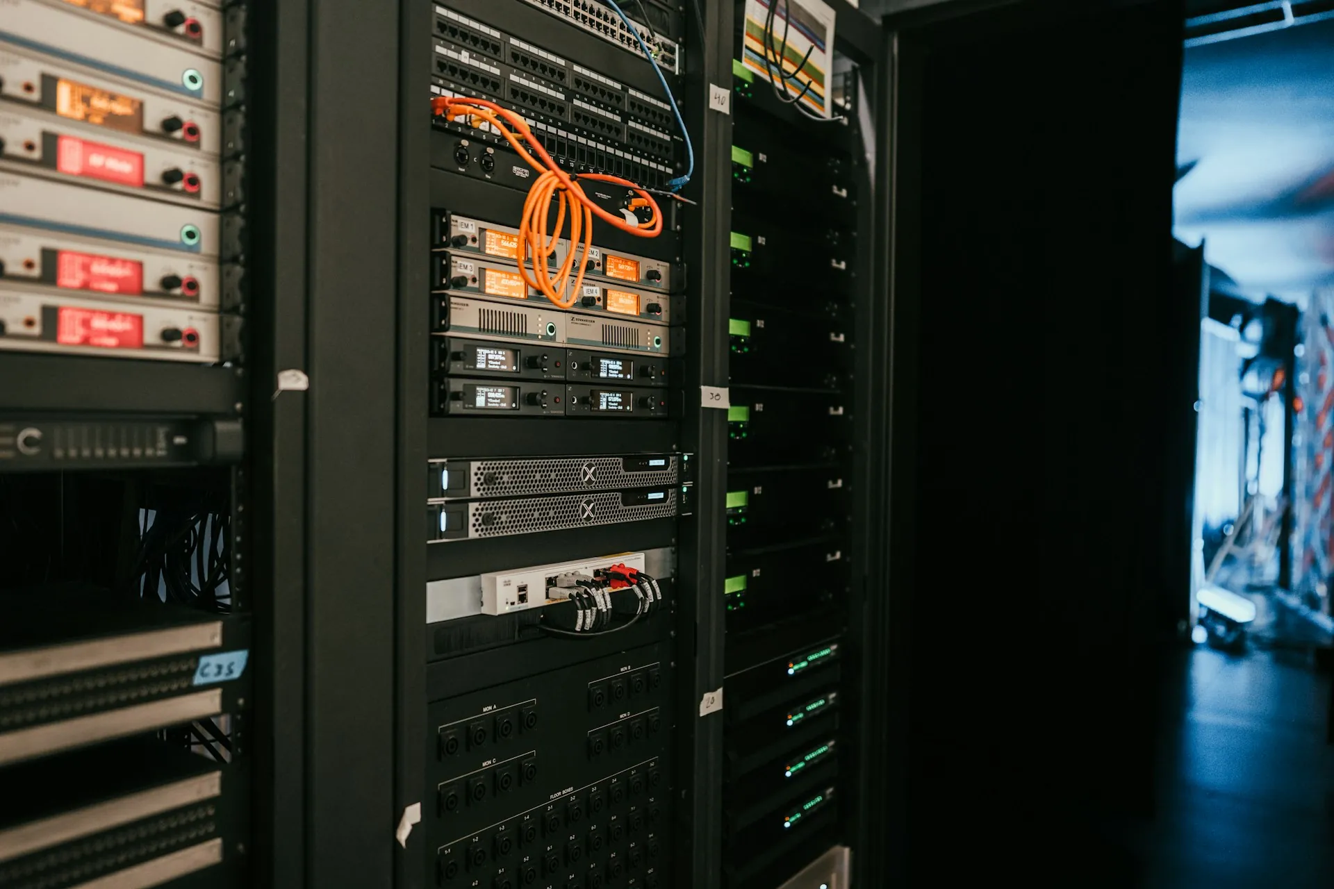 Zero-Downtime Migration Architecture